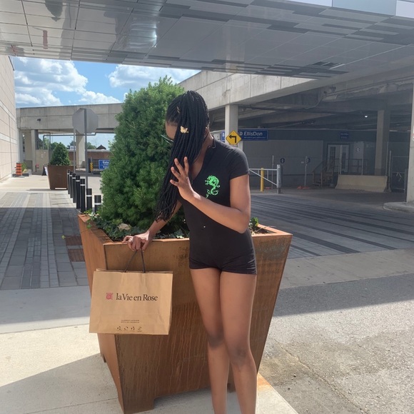 Dragon 🐉 jumpsuit 🔥🔥 - Picture 2 of 3